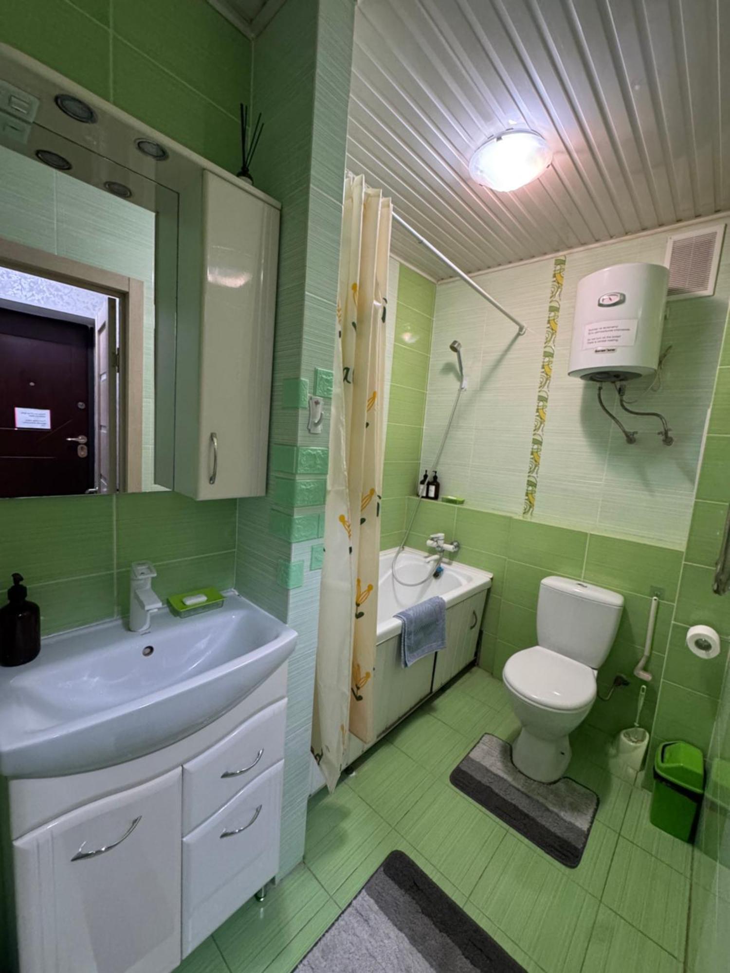 One-Room Apartment Opposite Almaty Airport Turksib Exterior photo